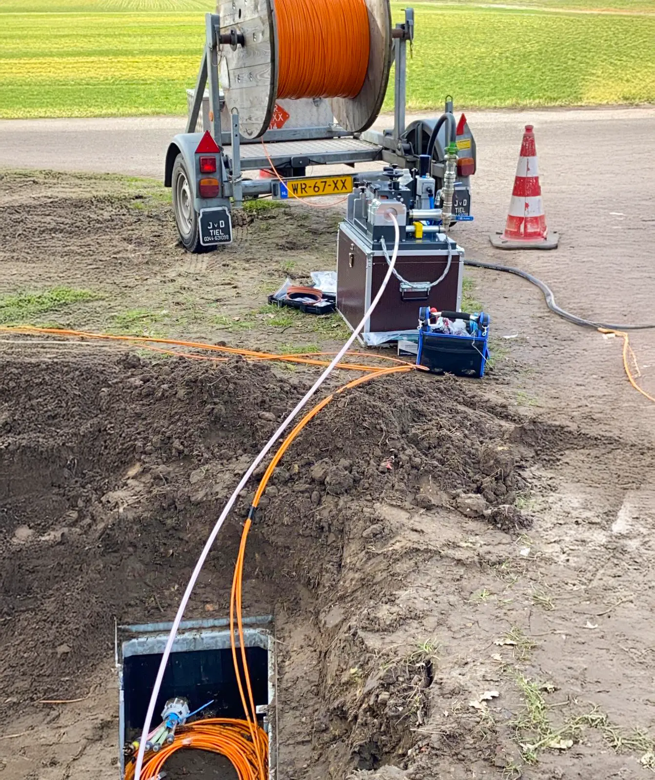 micro cable blowing machine